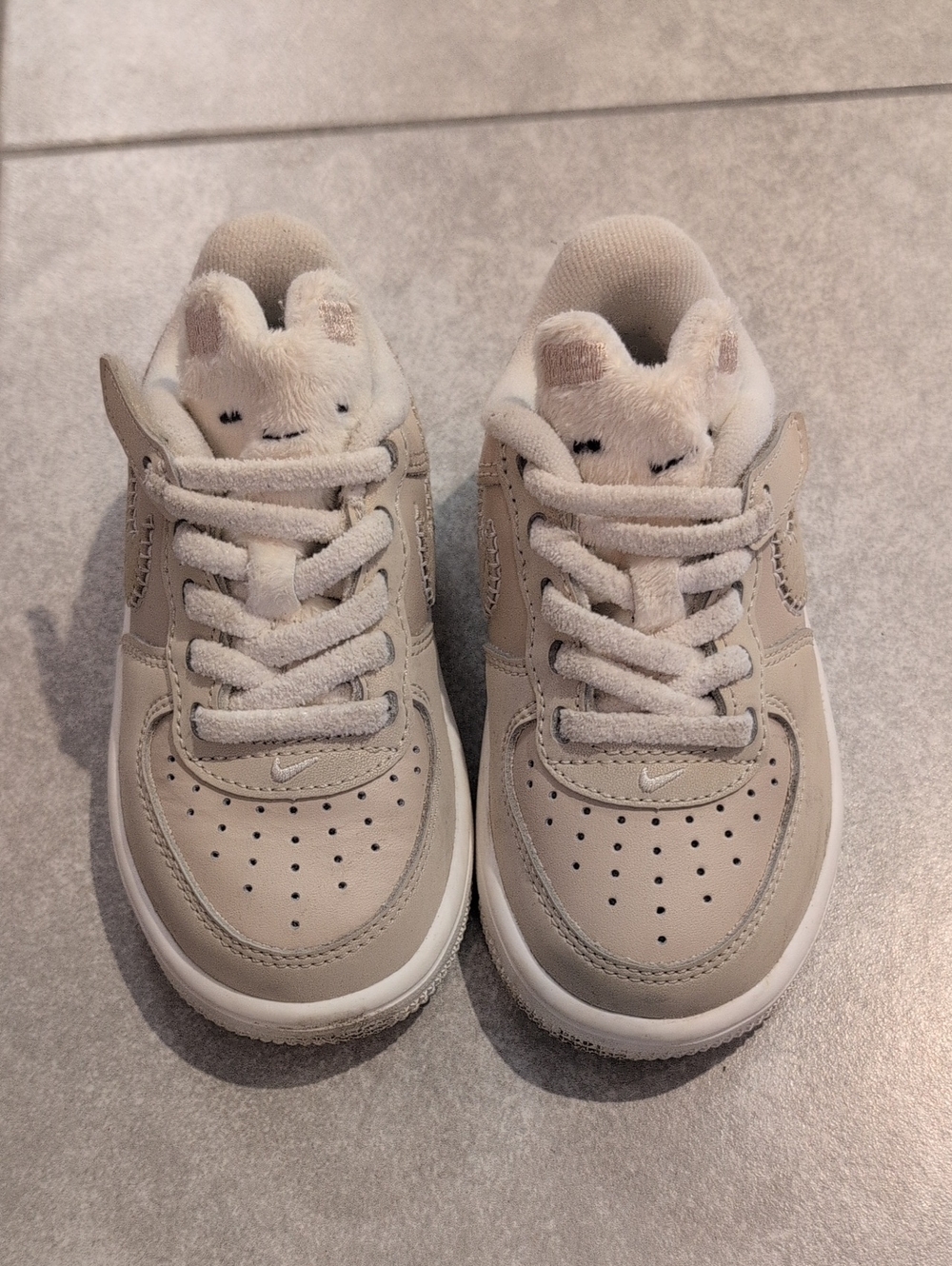 Nike Kids Neutral Beige, Animal, Velcro Sneakers.